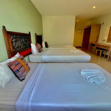 At Ruam Chok Hotel Чиангмай Экстерьер фото