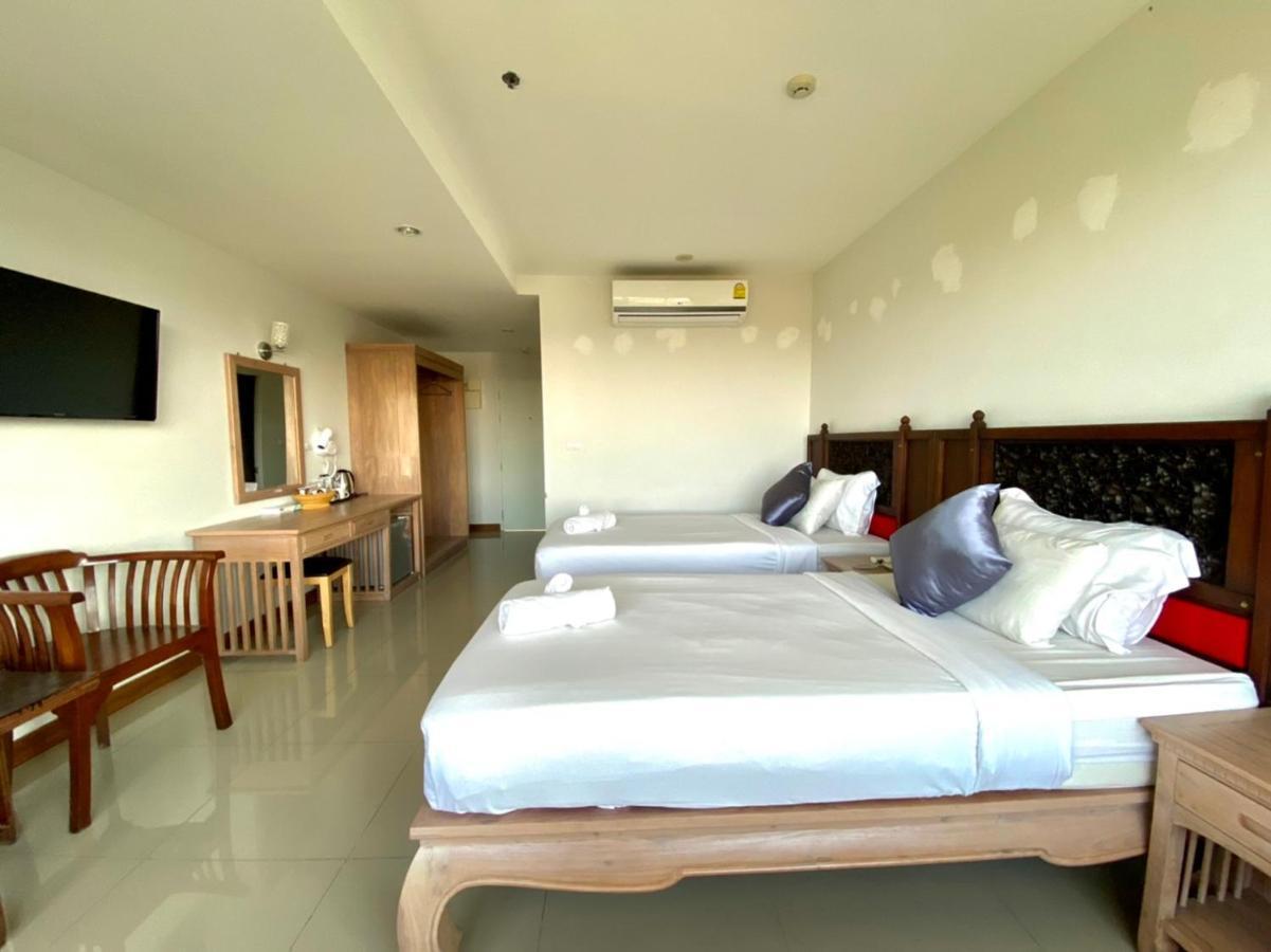 At Ruam Chok Hotel Чиангмай Экстерьер фото