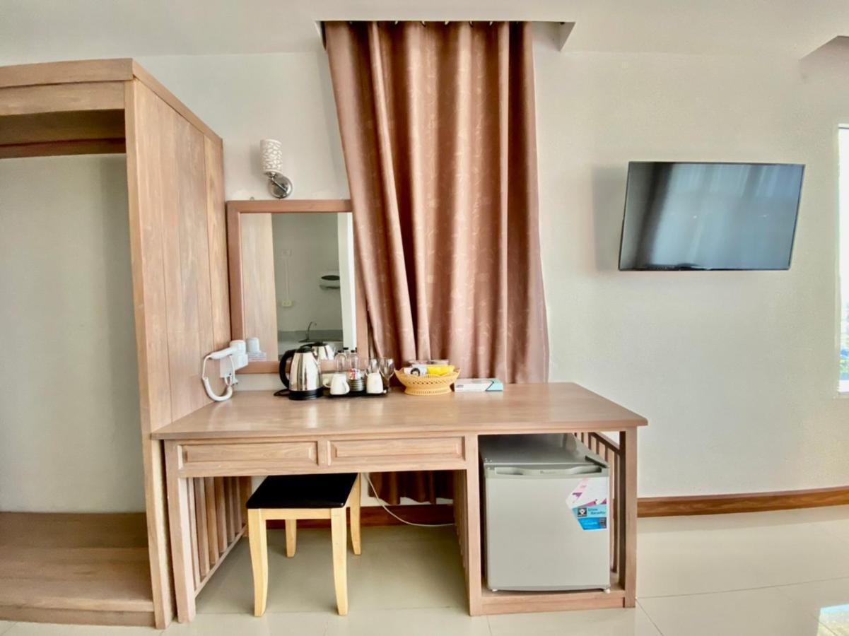 At Ruam Chok Hotel Чиангмай Экстерьер фото