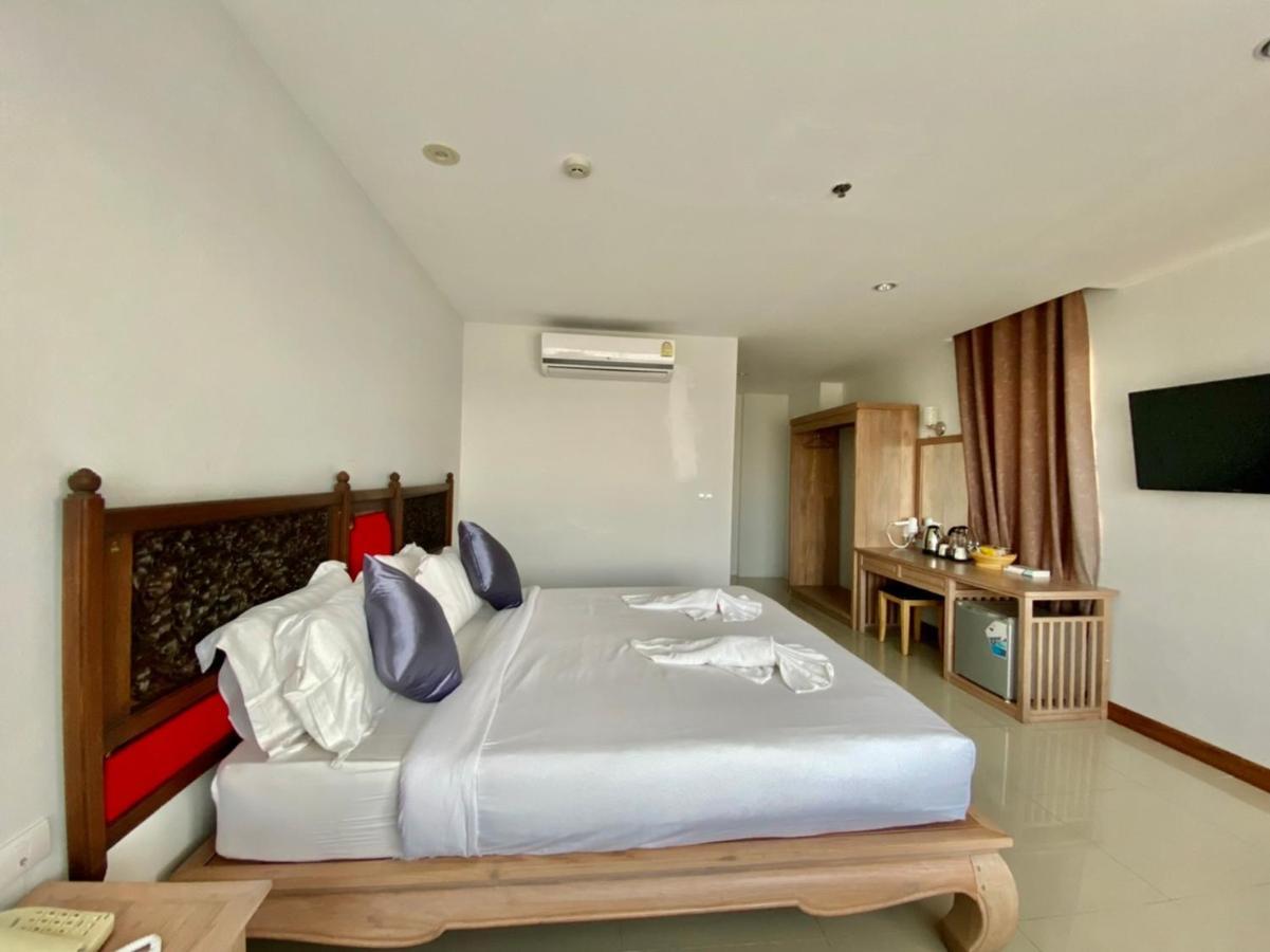 At Ruam Chok Hotel Чиангмай Экстерьер фото