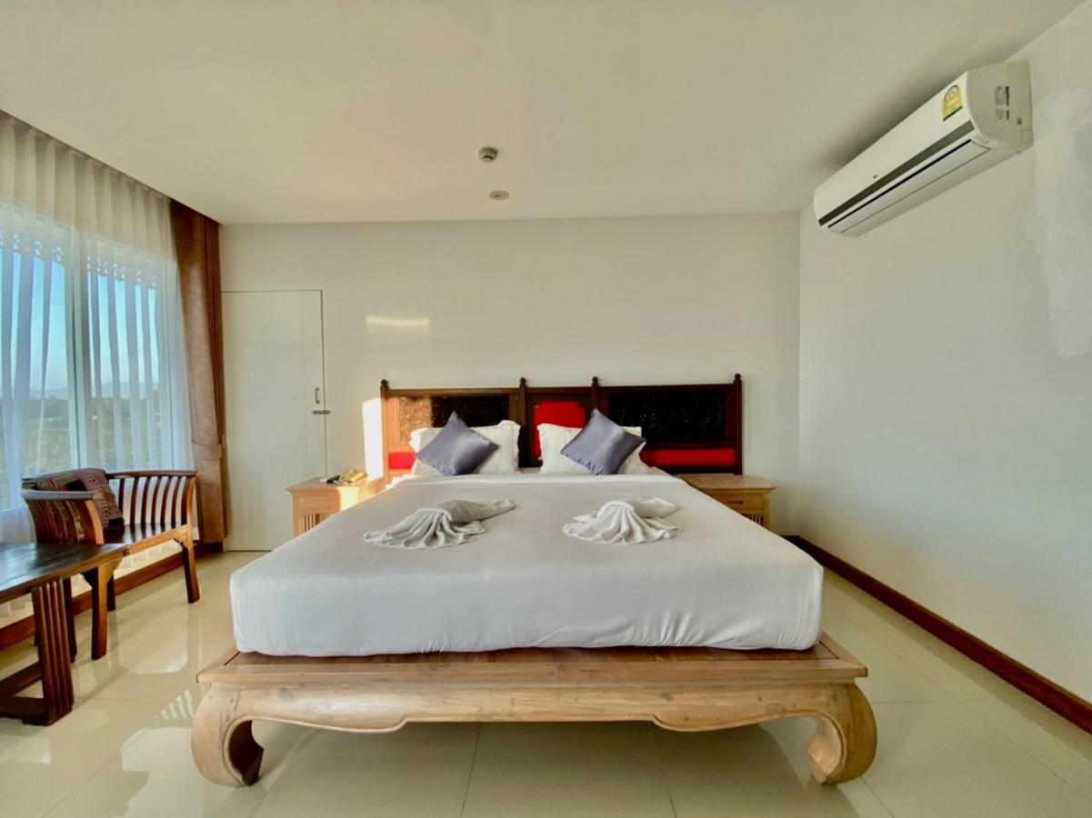At Ruam Chok Hotel Чиангмай Экстерьер фото