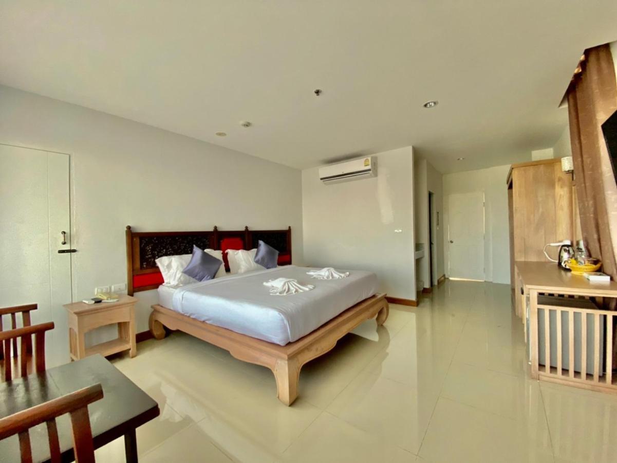 At Ruam Chok Hotel Чиангмай Экстерьер фото