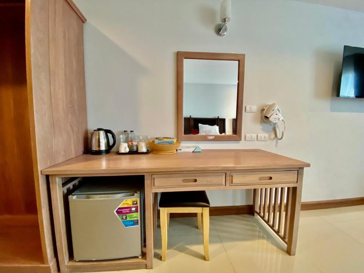 At Ruam Chok Hotel Чиангмай Экстерьер фото