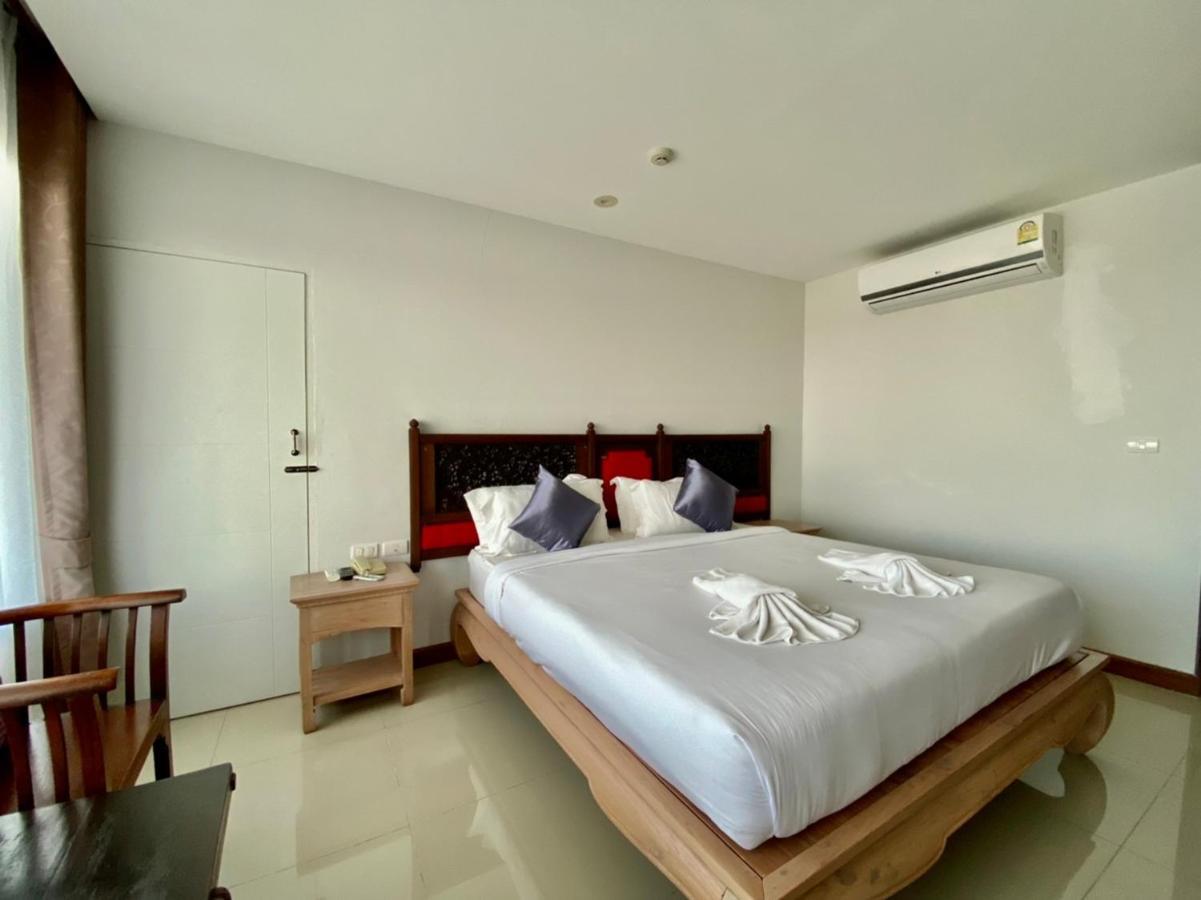 At Ruam Chok Hotel Чиангмай Экстерьер фото
