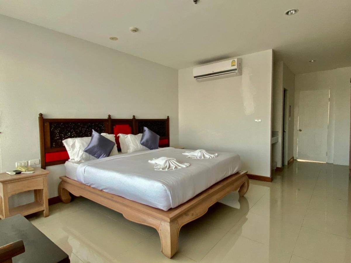 At Ruam Chok Hotel Чиангмай Экстерьер фото
