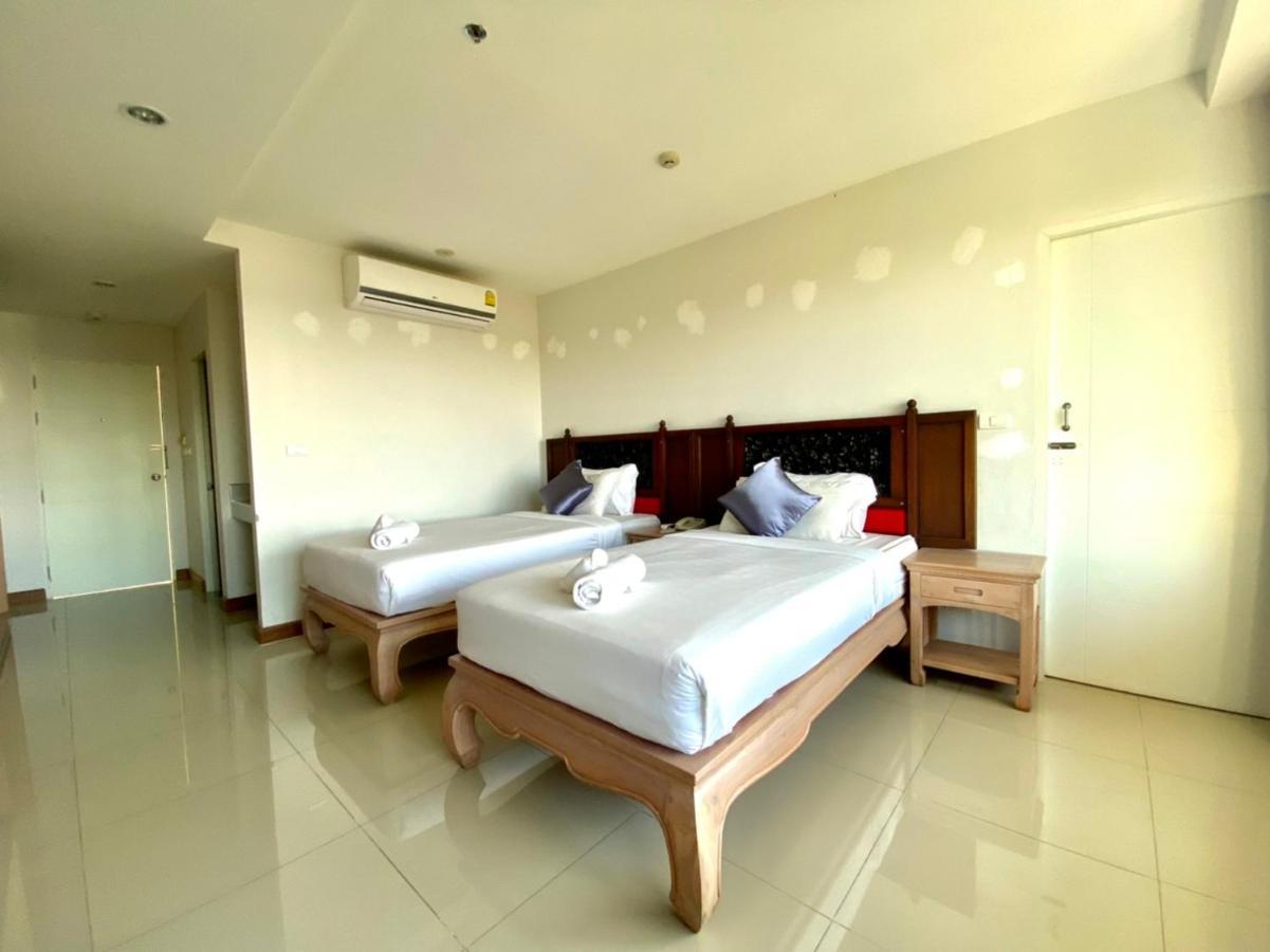 At Ruam Chok Hotel Чиангмай Экстерьер фото