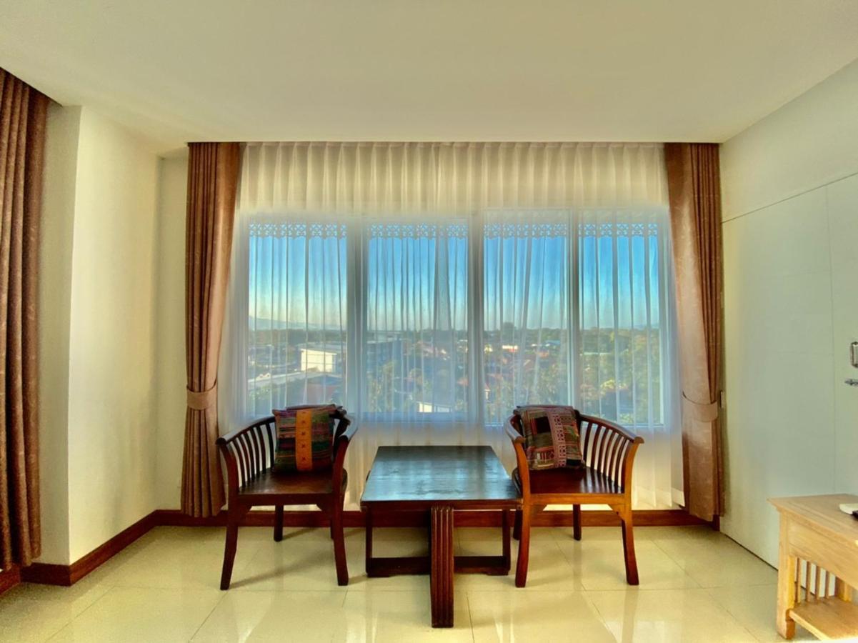 At Ruam Chok Hotel Чиангмай Экстерьер фото