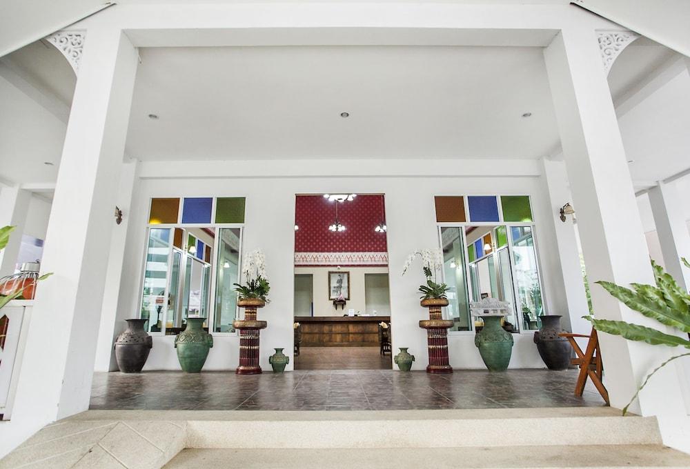 At Ruam Chok Hotel Чиангмай Экстерьер фото