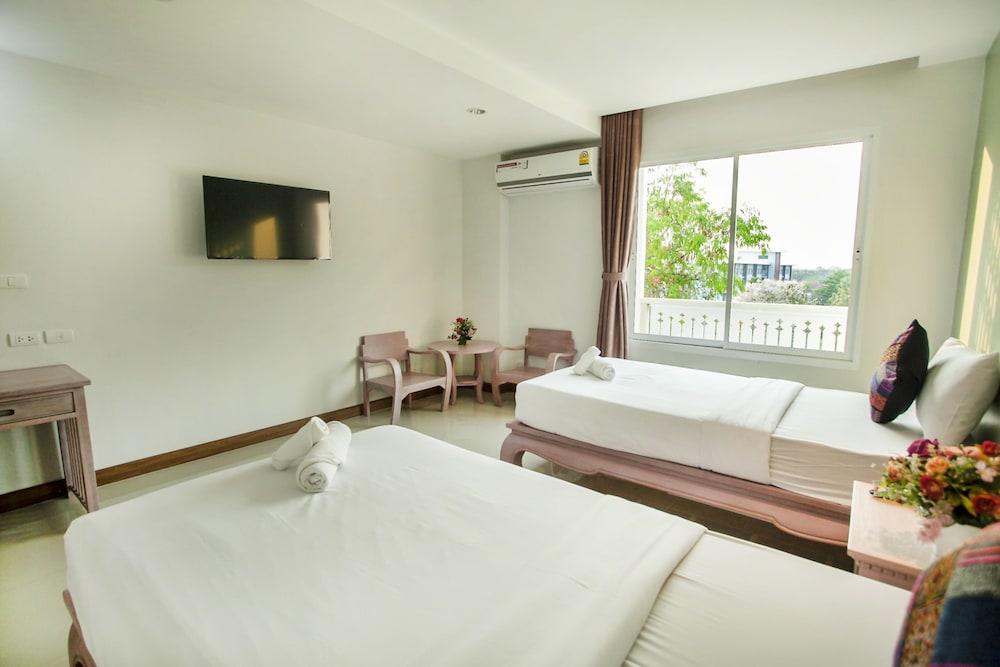 At Ruam Chok Hotel Чиангмай Экстерьер фото