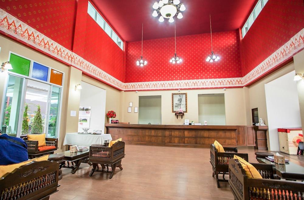 At Ruam Chok Hotel Чиангмай Экстерьер фото