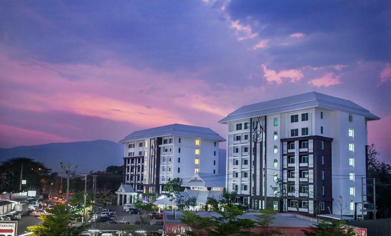 At Ruam Chok Hotel Чиангмай Экстерьер фото