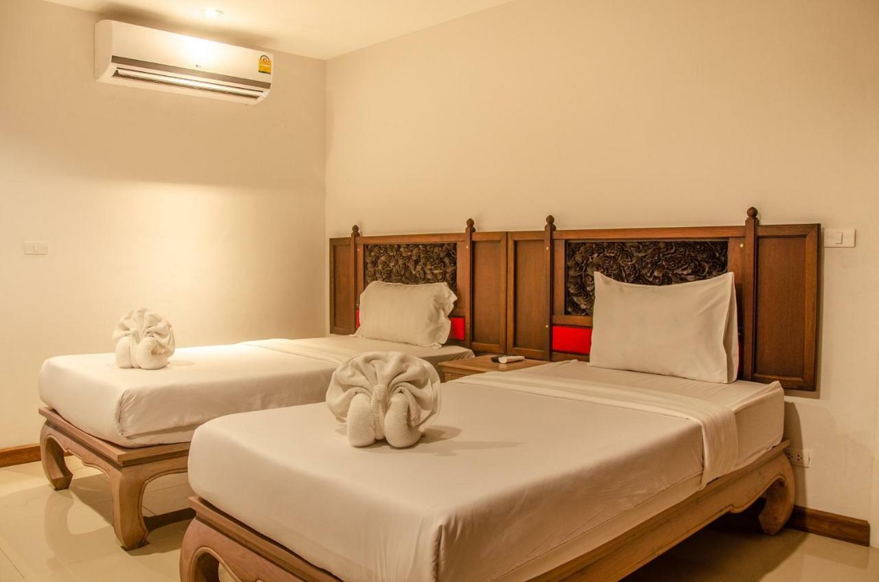 At Ruam Chok Hotel Чиангмай Экстерьер фото